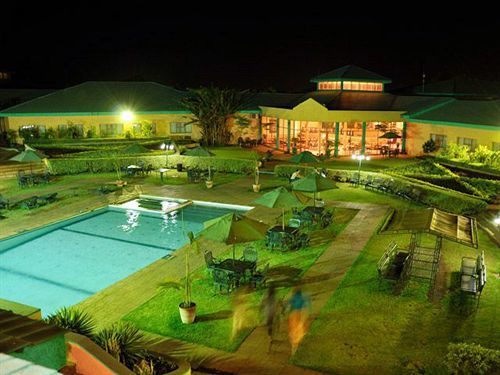 Crossroads Hotel Lilongwe Exterior photo