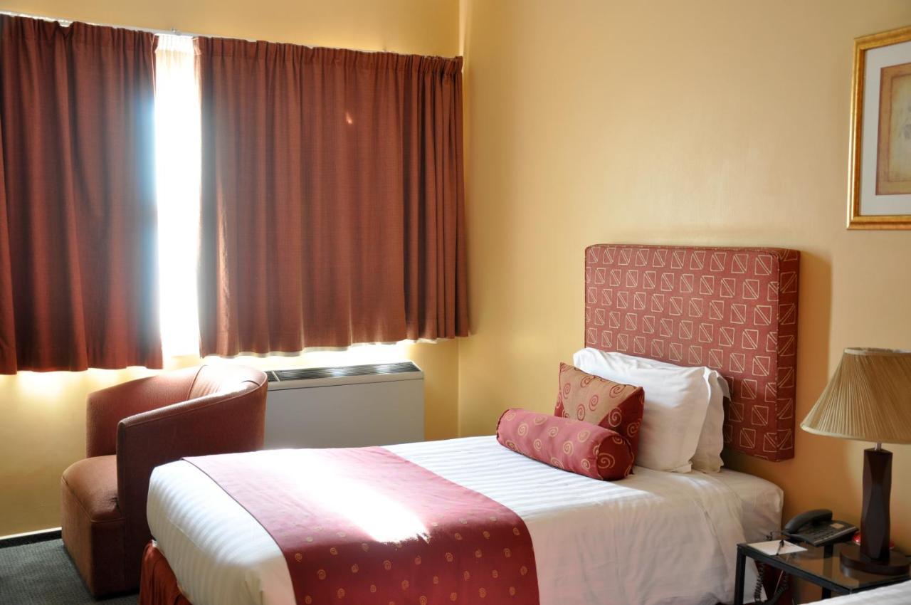 Crossroads Hotel Lilongwe Exterior photo