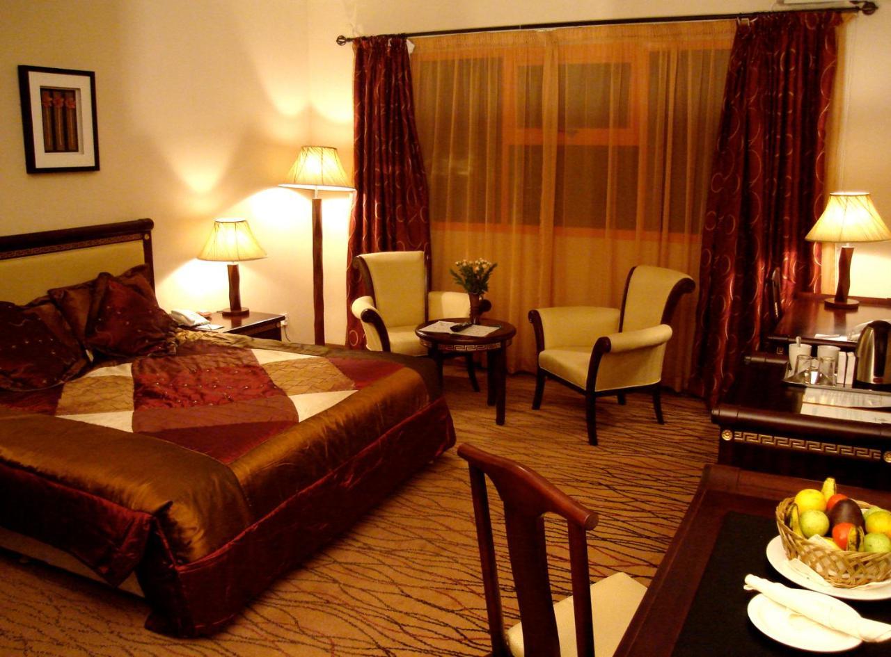 Crossroads Hotel Lilongwe Room photo