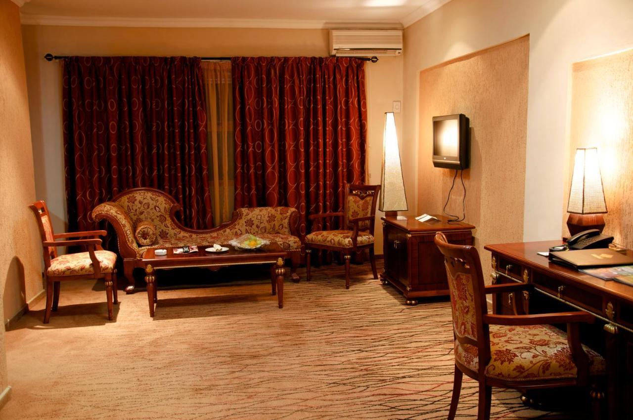 Crossroads Hotel Lilongwe Exterior photo